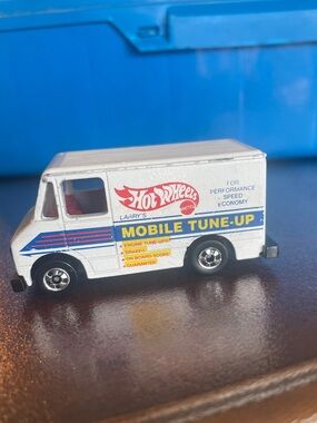 Custom Made Hot Wheels Delivery Truck White Larry's Mobile Tune-Up Real Rider